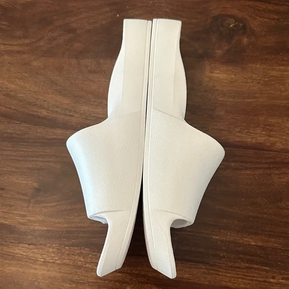 Archie’s white Slide Sandals ( NEW ) - Picture 4 of 8